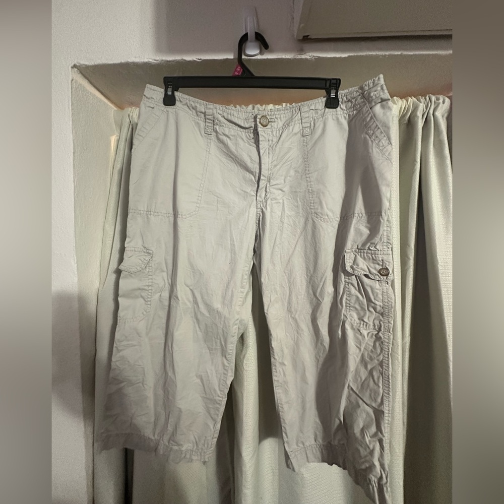 Khaki Cargo Capri